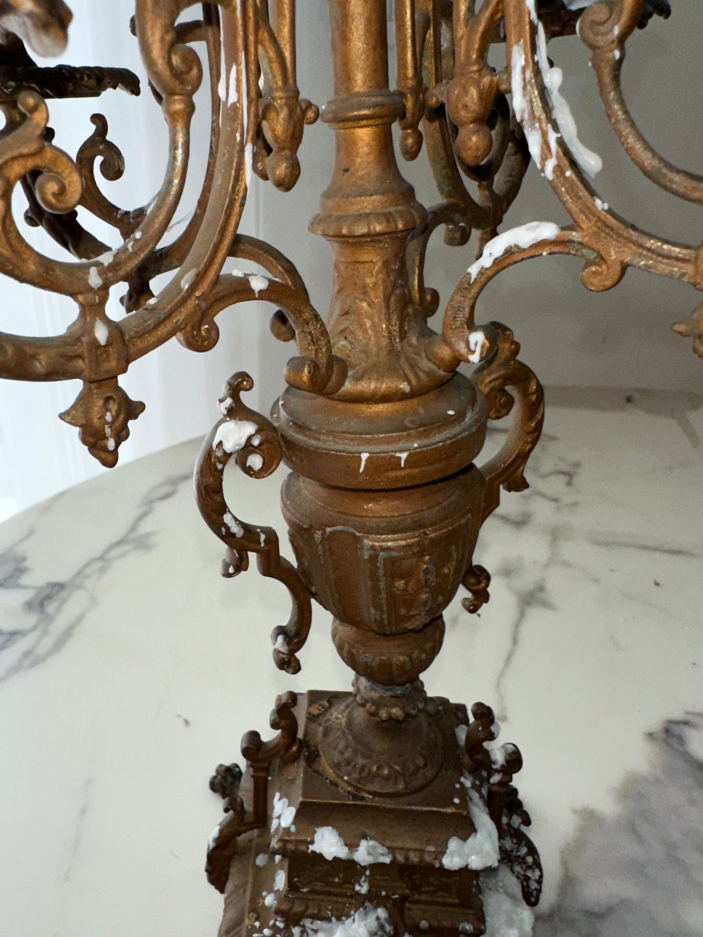 Late 17th century 5 candle candelabras made in bronze.￼