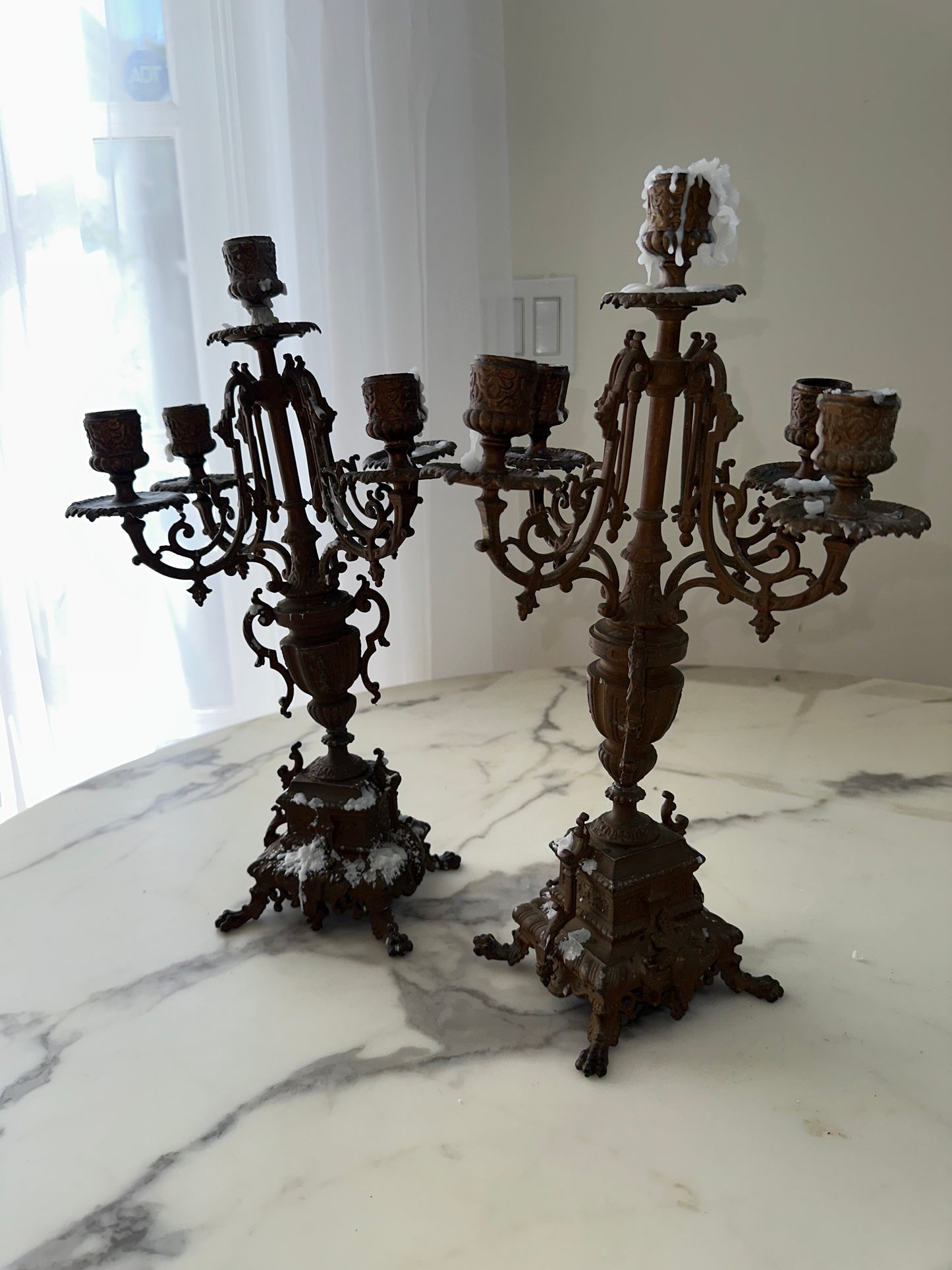 Late 17th century 5 candle candelabras made in bronze.￼